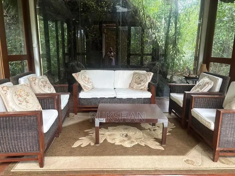 Furnished House in Mixed Crop Land - Mandawela