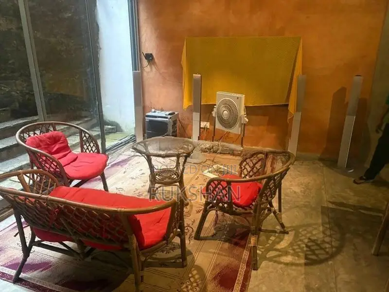 Furnished House in Mixed Crop Land - Mandawela