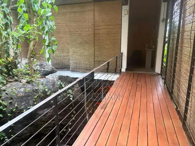 Furnished House in Mixed Crop Land - Mandawela