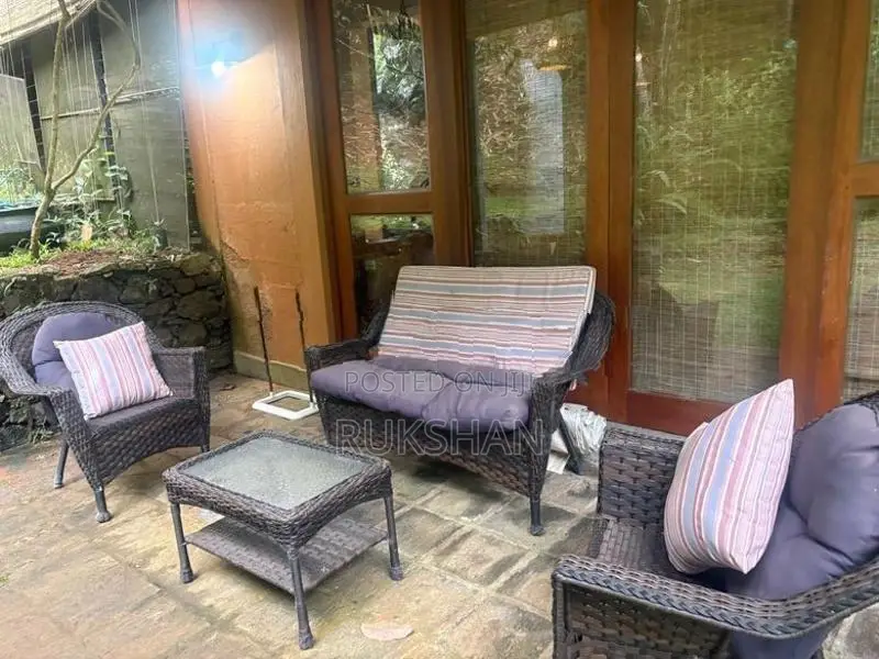 Furnished House in Mixed Crop Land - Mandawela
