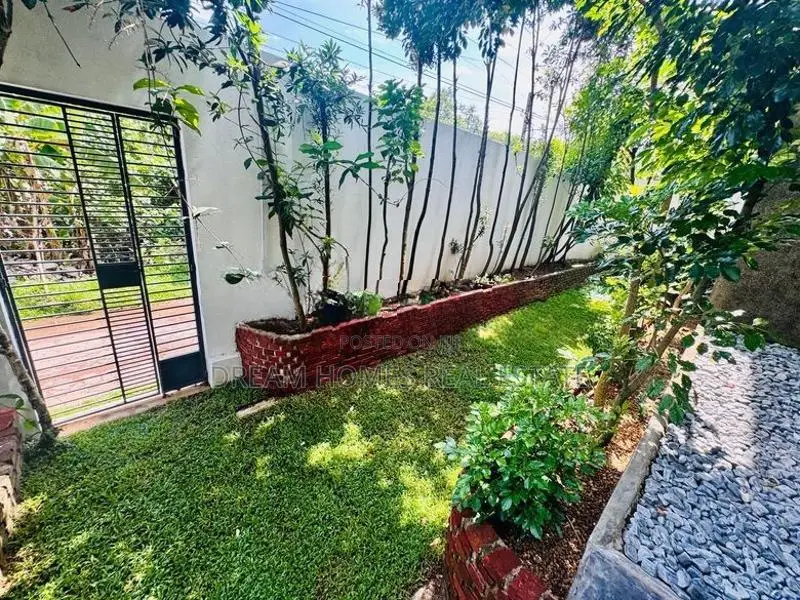 Luxury House for Sale in Rajagiriya – Kalapaluwawa