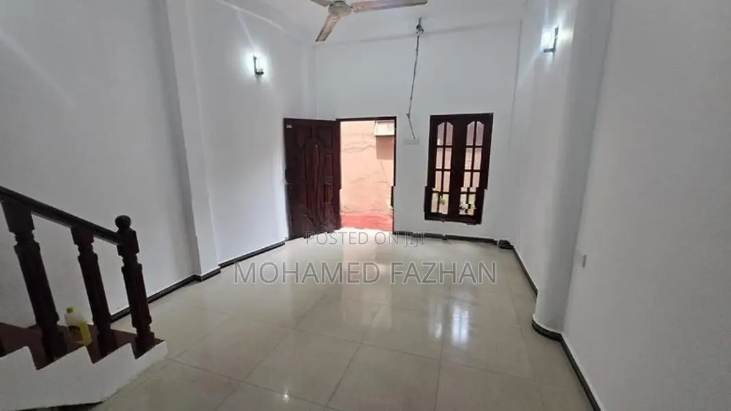3 Storey House for Rent in Colombo 15