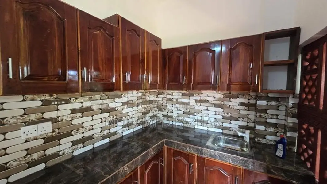 3 Storey House for Rent in Colombo 15