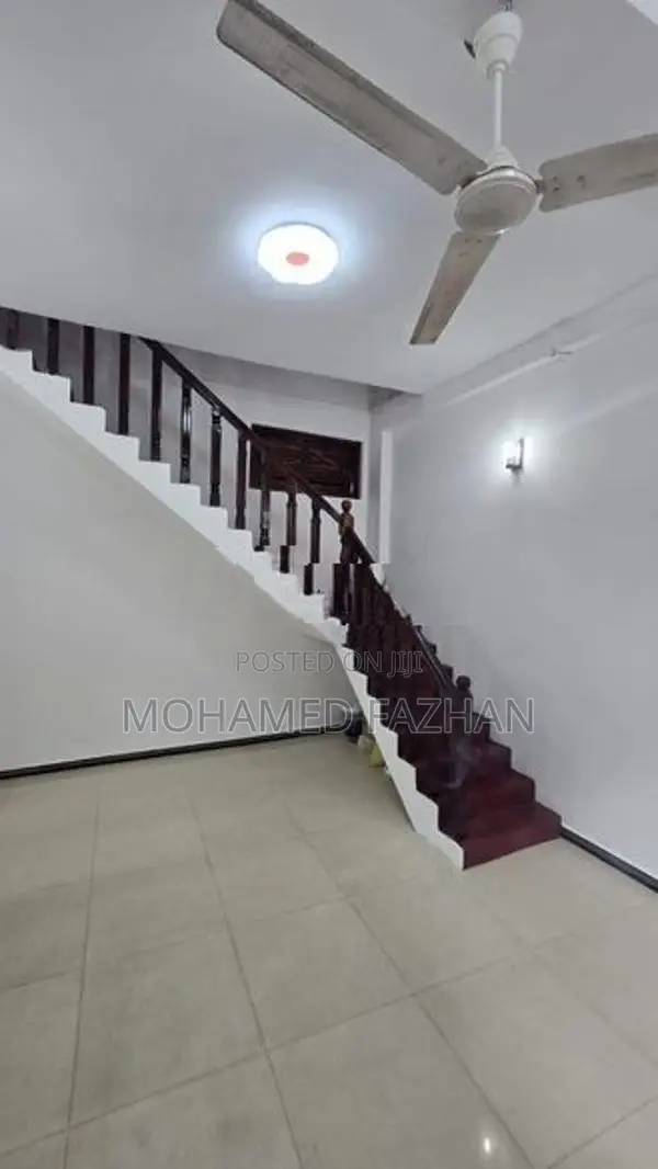 3 Storey House for Rent in Colombo 15