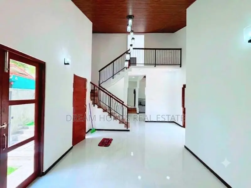 Modern 3-Bedroom House for Sale – Wataraka, Homagama