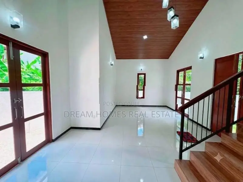 Modern 3-Bedroom House for Sale – Wataraka, Homagama