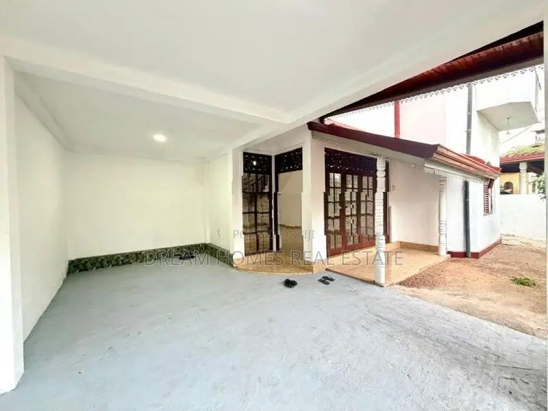 4-Bedroom House for Rent – Thalawathugoda