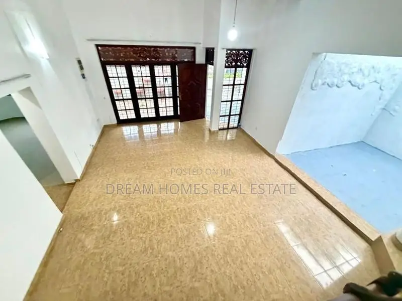 4-Bedroom House for Rent – Thalawathugoda