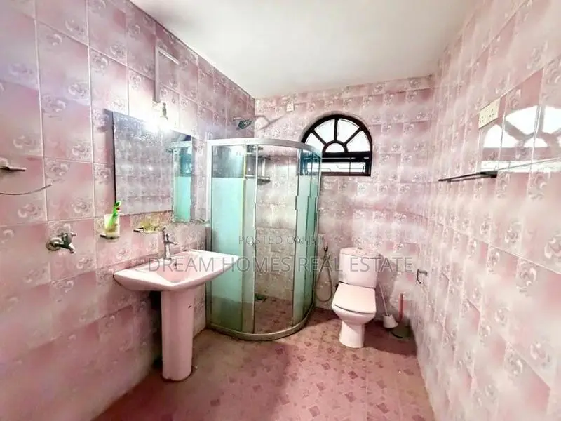 4-Bedroom House for Rent – Thalawathugoda