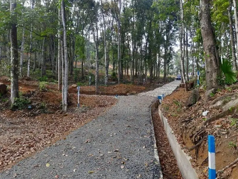 Land for sale in Nelundeniya