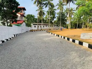 Exclusive Land Sale – 500m to Kandy Road