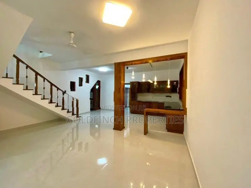 Luxury House For Sale In Wattala