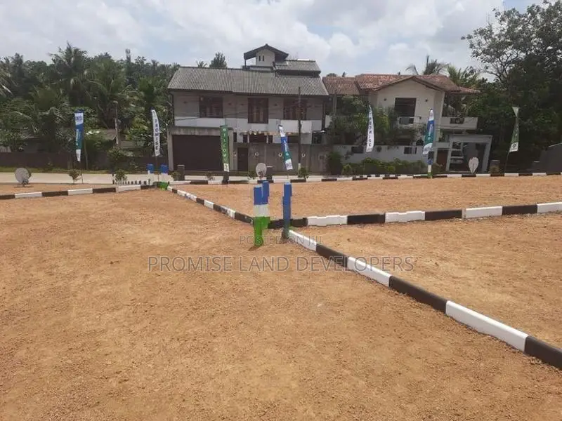 Pannipitiya, Vidyala Handiya Land Blocks for Sale R03