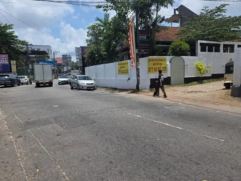 ව්‍යාපාරික ස්ථානයක් සඳහා කුලියට දීමට ඇත