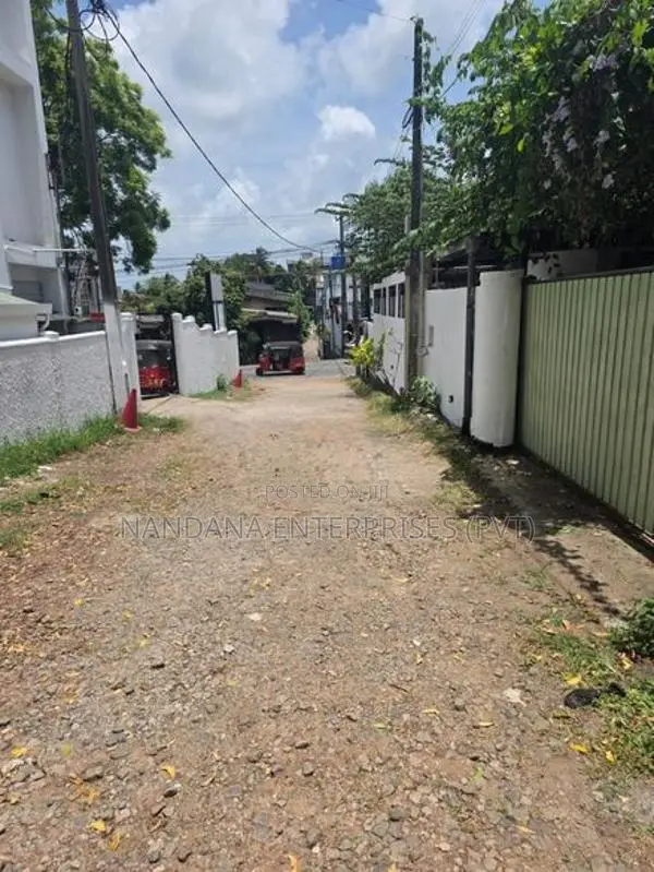 ව්‍යාපාරික ස්ථානයක් සඳහා කුලියට දීමට ඇත