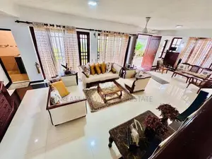 Luxury 5 Bedroom Home for Sale – Pitakotte