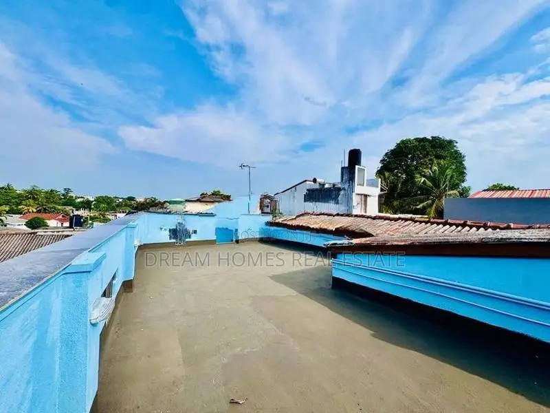 Luxury 5 Bedroom Home for Sale – Pitakotte