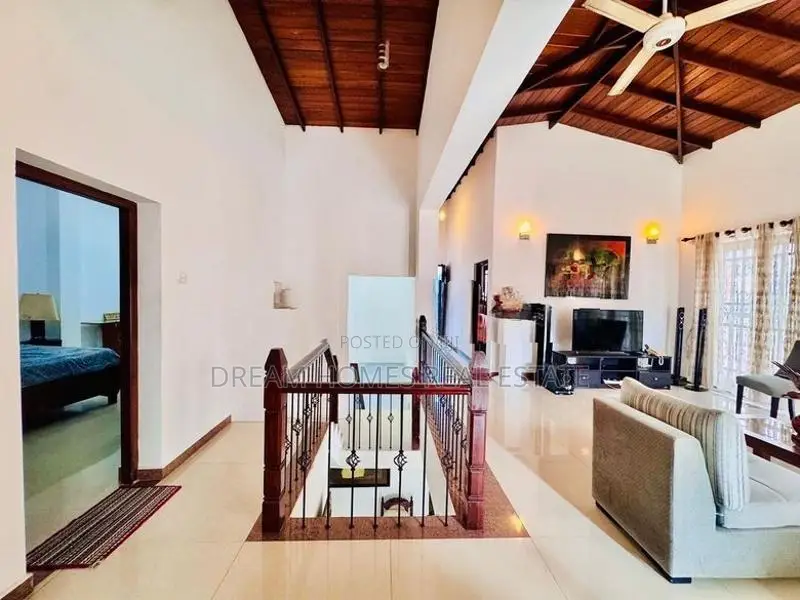 Luxury 5 Bedroom Home for Sale – Pitakotte