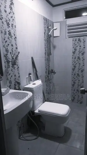 Piliyandala inner city 5 bedrooms house for sale .