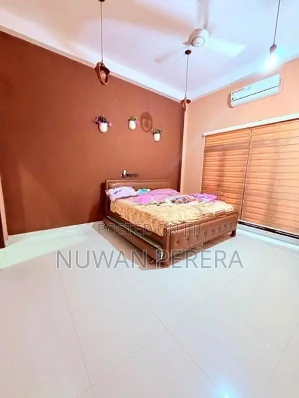 Piliyandala 6 bedrooms solar generated house for sale .