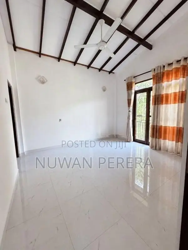 Piliyandala 6 bedrooms solar generated house for sale .