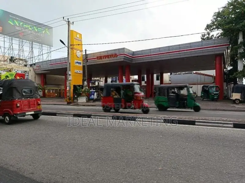 Commercial Property for Sale - Dehiwela, Facing Galle Road (EM1113)