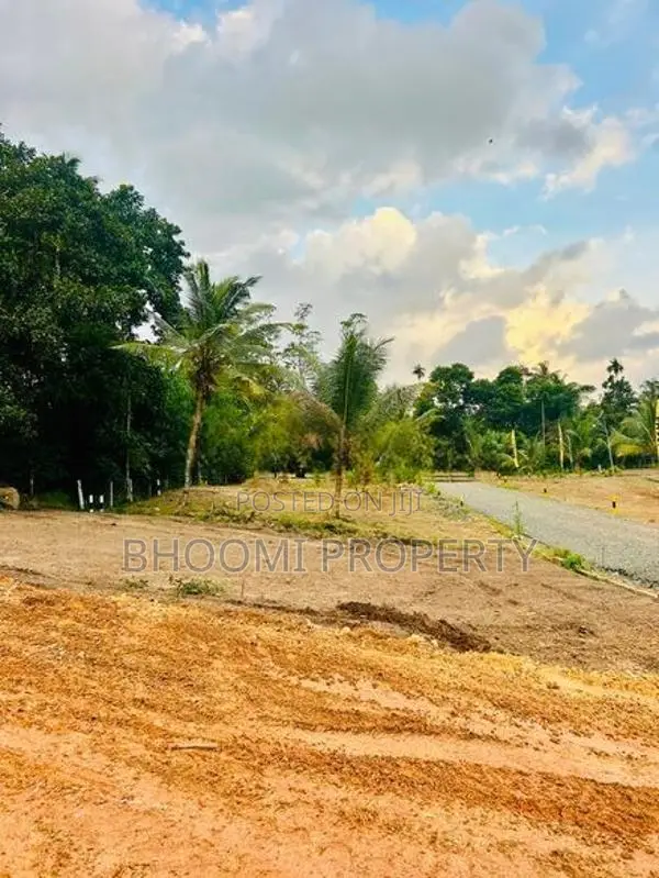ගාල්ල උඩුගම පාර ජයන්ති හංදියෙන් අගනා බිම් කොටස්