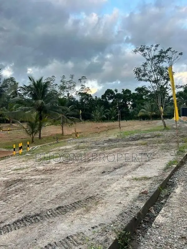 ගාල්ල උඩුගම පාර ජයන්ති හංදියෙන් අගනා බිම් කොටස්
