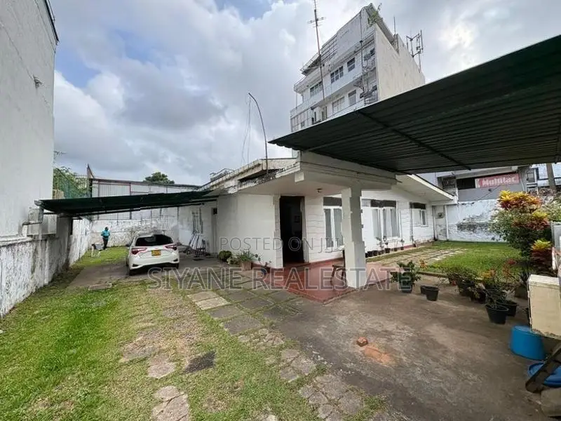 Prime Land with Old House for Sale – Nawala Road
