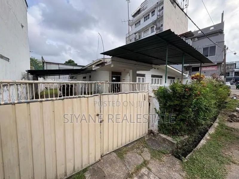 Prime Land with Old House for Sale – Nawala Road
