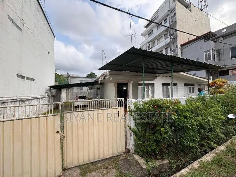 Prime Land with Old House for Sale – Nawala Road