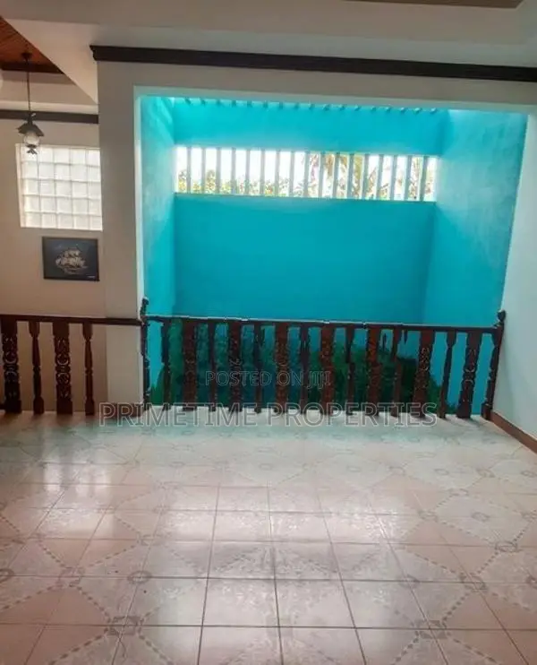 (KH911) Two Storey 5 Bedroom House for Sale in Negombo