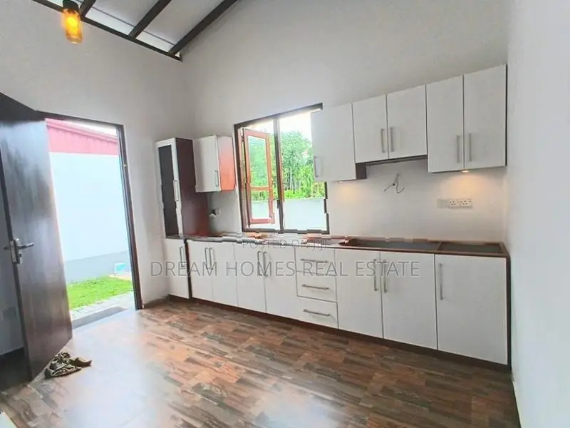 Brand New House for Sale Near Piliyandala