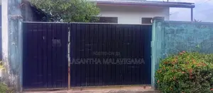 Single storey houses for sale in Athurugiriya
