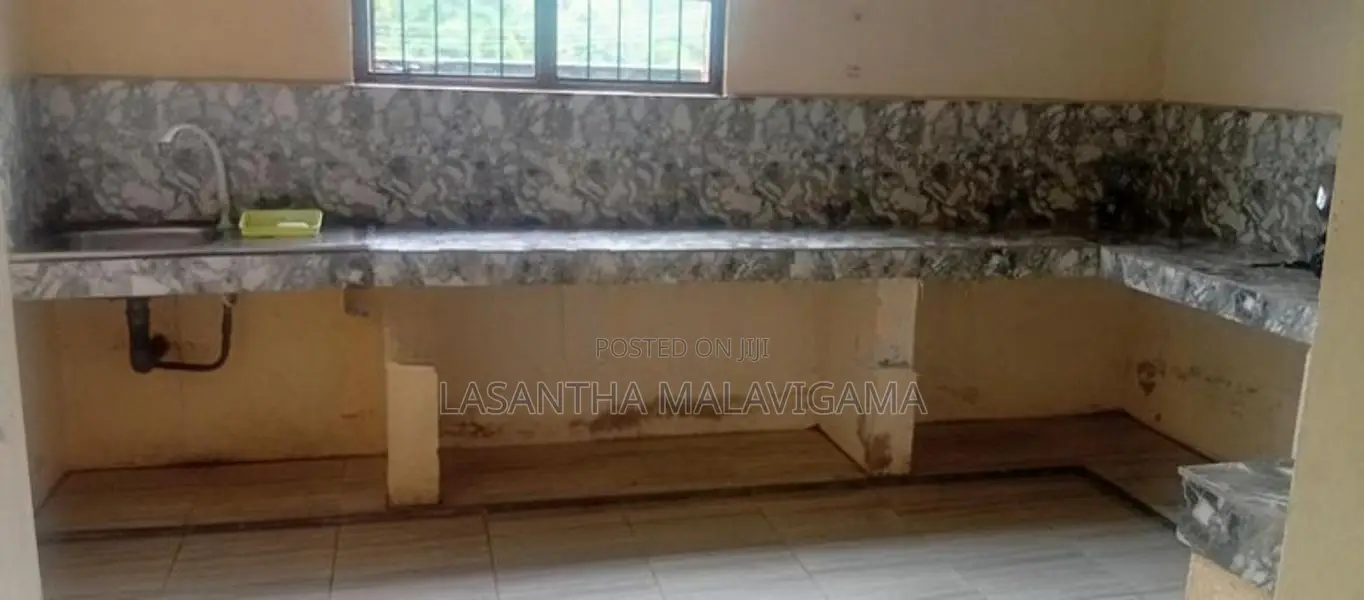 Single storey houses for sale in Athurugiriya