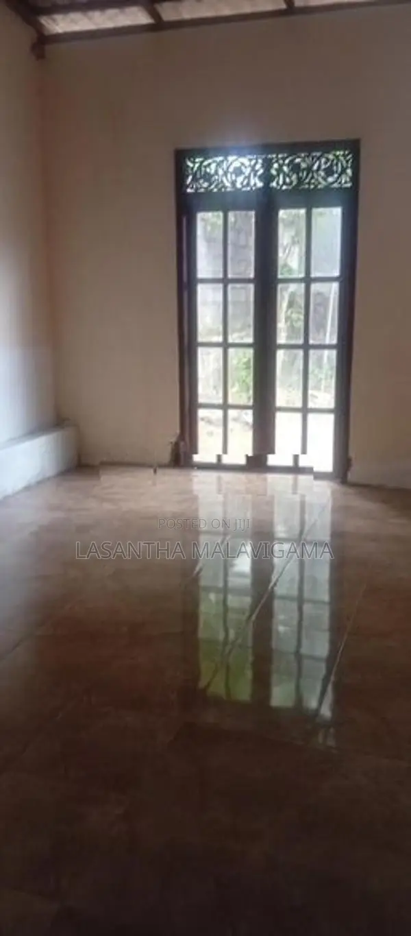 Single storey houses for sale in Athurugiriya