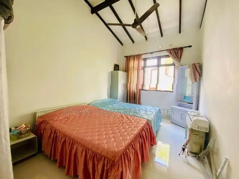 1 St Floor House Rent Nugegoda Stanley Thelkarathna Mw (upstear Only)