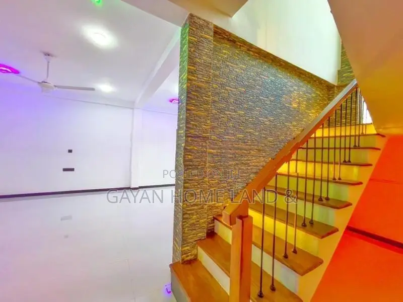 Brand New Beautiful Two Storey House in Kahathuduwa