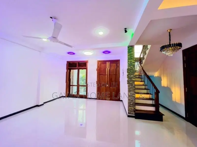 Brand New Beautiful Two Storey House in Kahathuduwa