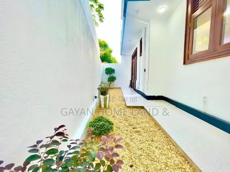 Brand New Beautiful Two Storey House in Kahathuduwa
