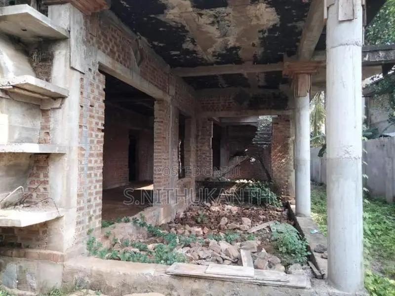 காணியுடன் வீடு
