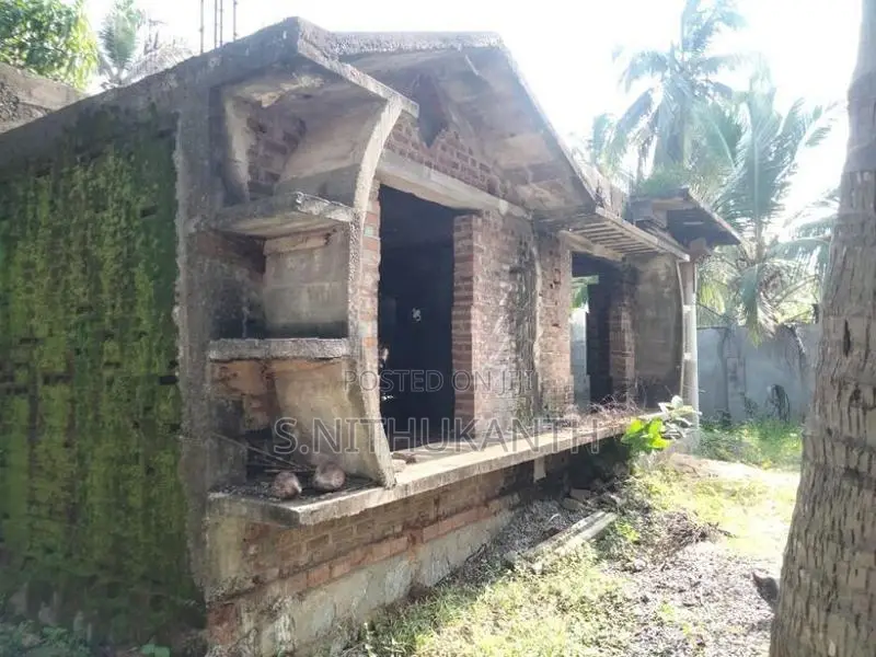 காணியுடன் வீடு