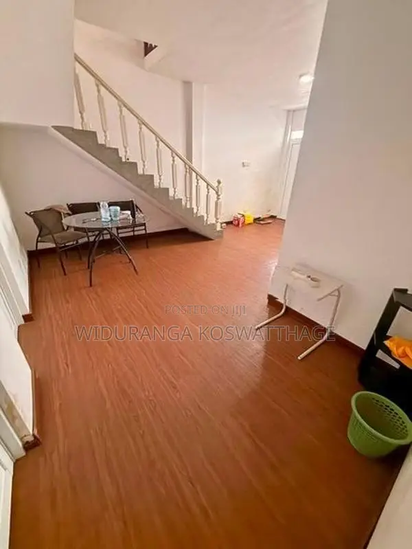 Two Story House for Sale in Battaramulla Koswatta