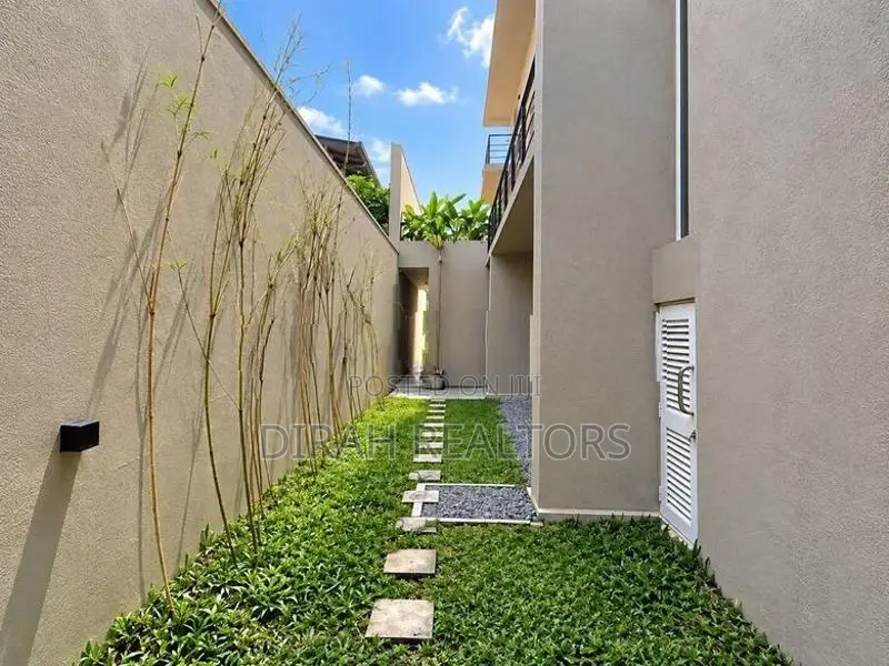 Luxury 4BR House for Sale | Thalawathugoda (DR-028)