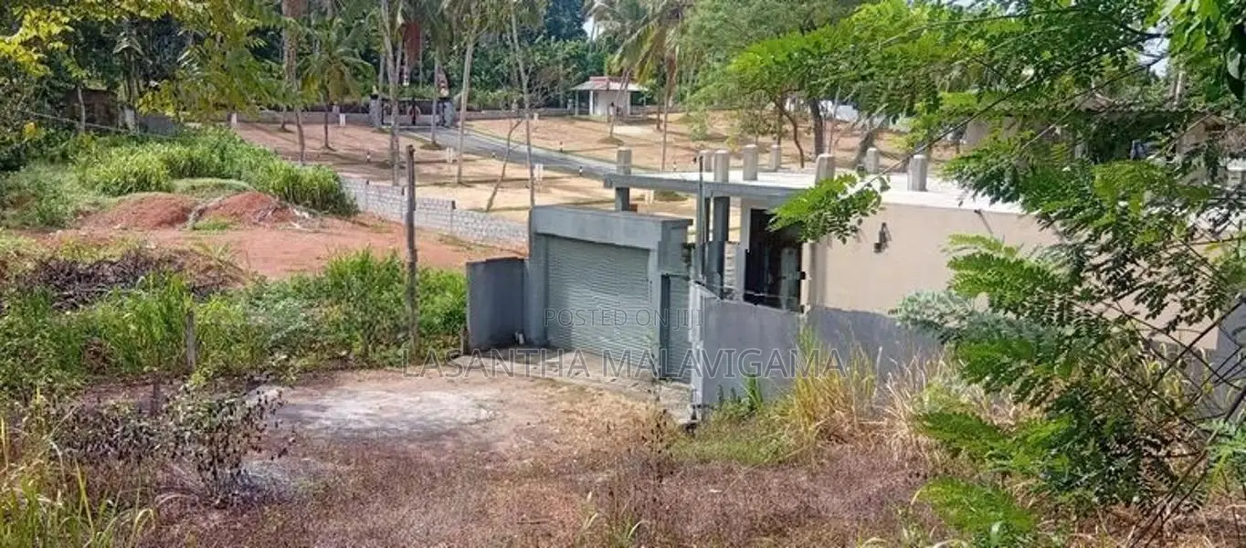 6.5 Perch Land for Sale in Athurugiriya