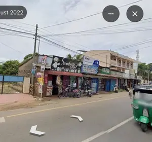 கோண்டாவில் சந்தியில் கடைகளுடன் கூடிய நிலம் விற்பனைக்கு