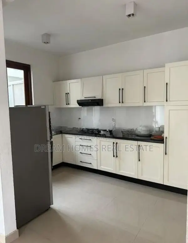 4-Bedroom House for Rent – Thalawathugoda
