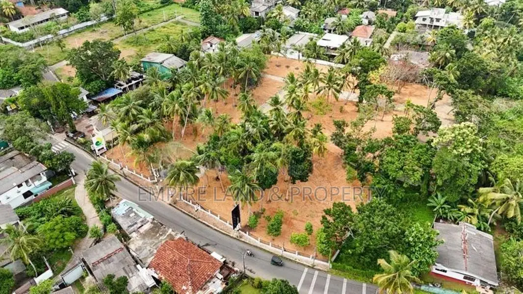 අගනා නේවාසික බිම් කොටස් පානදුර හිරණ