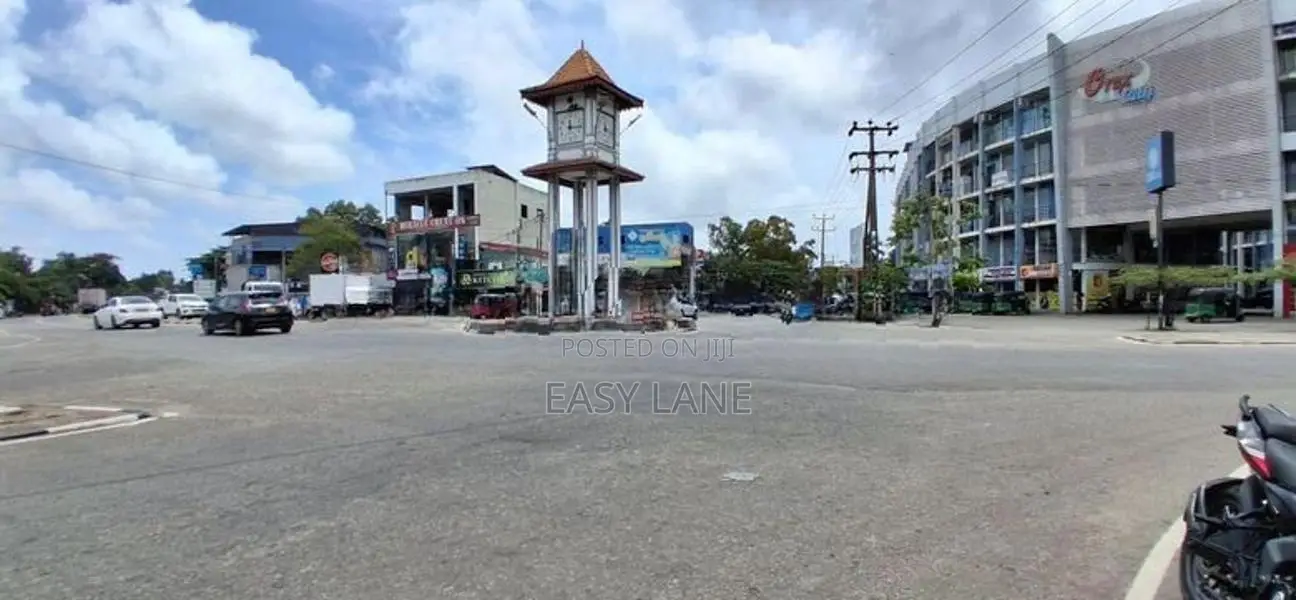 ඒකල නගරයෙන් වටිනා ඉඩමක් විකිණීමට