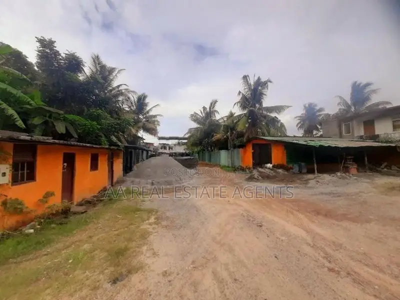 Land for Sale in Wellampitiya